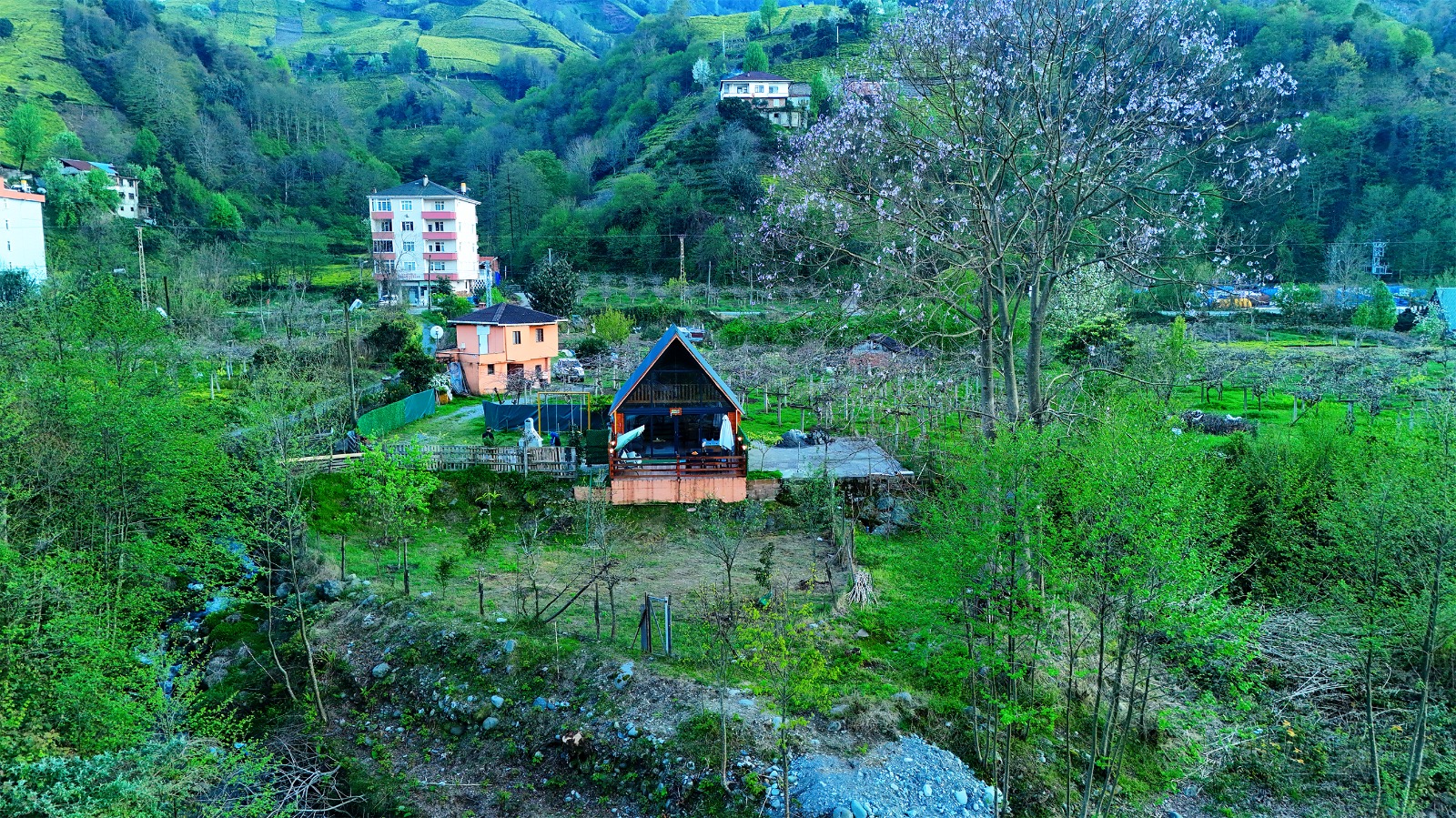 Irmak Bungalov Rize Ardeşen Fırtına Deresi yakınında jakuzili bungalov